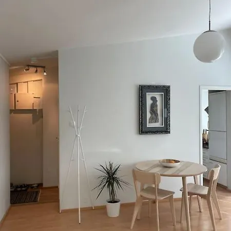 Valoisa Ullakkohuoneisto Apartmán *